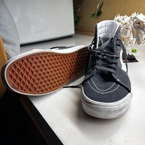 Dark grey suede Sk8-Hi
